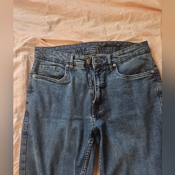 Blue jeans sized 32x30 - Picture 3 of 6